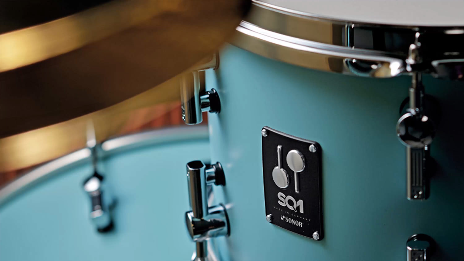 An animated explanation of Sonor’s communication concept, which centers on the products and is complemented by exclusive behind-the-scenes content about the brand as well as onstage stories centered on the live experience